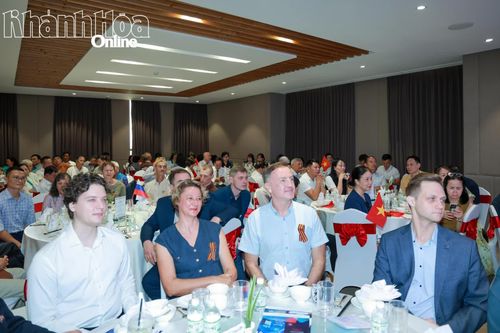 Nhiều công dân Nga tham dự chương trình.
