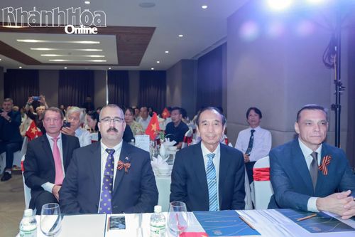 Ông Sadykov Timur Sirozhevich tham dự chương trình.