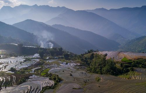 Khung cảnh ruộng bậc thang mùa nước đổ thật hùng vĩ.