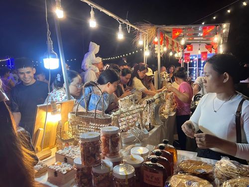 Khu ẩm thực đêm còn hướng đến việc thúc đẩy kinh tế địa phương