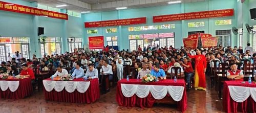 Đông đảo các đơn vị và người dân tham gia trong buổi lễ