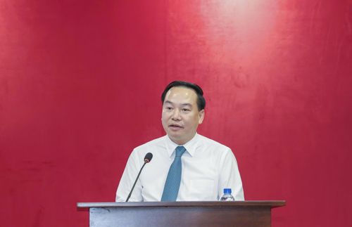 Phó Bí thư Thường trực Tỉnh ủy Hồ Xuân Trường phát biểu giao nhiệm vụ