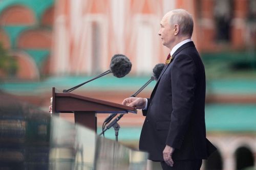 Tổng thống Nga Vladimir Putin phát biểu tại buổi lễ. Ảnh: Reuters