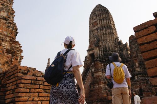  Du khách Việt tham quan Ayutthaya, cố đô trong suốt 400 năm của Thái Lan (1351-1767), cách Bangkok khoảng 80 km, tháng 4. Ảnh: Phương Lâm. 