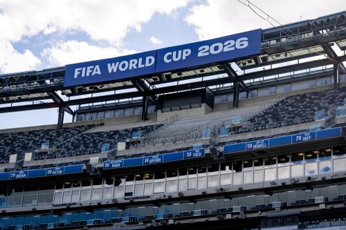 Trên sàn bán lại vé chính thức của FIFA, một số vé World Cup 2026 được niêm yết trong ngày 8/5 với mức từ 8.970 USD đến hơn 11,49 triệu USD.