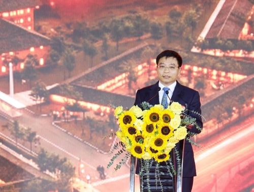 Phó Thủ tướng Chính phủ Nguyễn Văn Thắng phát biểu tại lễ khởi công