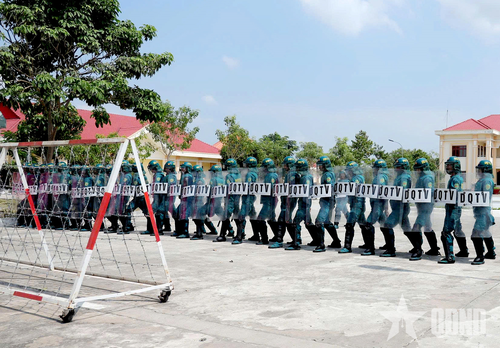 Kỹ năng cận chiến của các chiến sĩ dân quân thường trực được luyện rèn bài bản, cường độ cao, gắn với thực tiễn địa bàn.