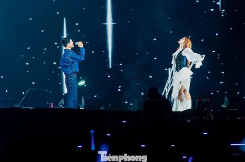 Sự kết hợp của Đông Nhi và Nguyễn Hùng xuất hiện trong mashup Ta là của nhau - Phép màu dù mang phong cách đối lập nhưng lại tạo nên sự hòa quyện bất ngờ.