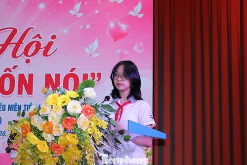 Các em học sinh bày tỏ suy nghĩ, tâm tư, nguyện vọng của mình tại ngày hội.