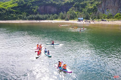 CLB được thành lập năm 2025 và ngày càng mở rộng thành viên. Việc đưa loại hình thể thao dưới nước kết hợp với du lịch khám phá vào khai thác bước đầu tạo dấu ấn riêng cho xã Thạch Khê, phù hợp với định hướng đưa du lịch trở thành ngành kinh tế động lực trong thời gian tới. Ảnh tư liệu.
