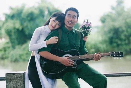 Sau khi cùng đóng phim truyền hình Những Nàng Bầu Hành Động, Lan Phương và Kiều Minh Tuấn cùng thực hiện một bộ ảnh mang chủ đề người lính và cô người yêu ở hậu phương.