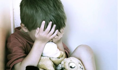Theo khuyến nghị của WHO, các quốc gia cần ban hành luật cấm tuyệt đối mọi hình thức trừng phạt thân thể ở cả trường học lẫn gia đình.