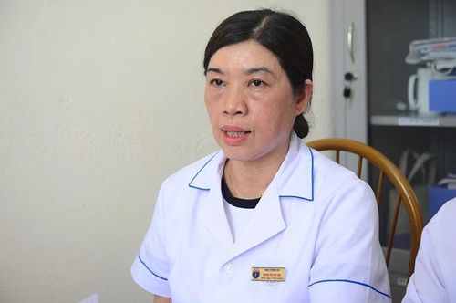 PV: Gắn bó lâu năm với y tế cơ sở, bà nhìn nhận đâu là những giải pháp then chốt để Nghị quyết số 72 phát huy hiệu quả, đặc biệt trong bối cảnh sáp nhập các trạm y tế hiện nay?