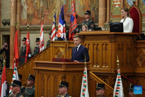 Tân Thủ tướng Hungary, Peter Magyar, phát biểu trong lễ tuyên thệ nhậm chức tại tòa nhà Quốc hội ở thủ đô Budapest ngày 9/5/2026. Ảnh: Xinhua.