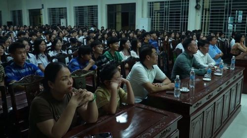 Buổi chiếu phim thu hút sự tham gia của hơn 500 cán bộ, giáo viên và học sinh Trường THPT Dân tộc Nội trú tỉnh Thanh Hóa.