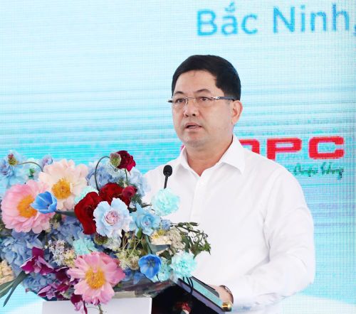  Đồng chí Nguyễn Hồng Thái phát biểu hưởng ứng. 
