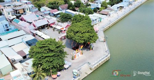 Chùa Ông tại cù lao Phố là ngôi chùa của người Hoa đầu tiên ở xứ Nam Bộ, được công nhận là Di tích lịch sử - văn hóa cấp quốc gia năm 1989.
