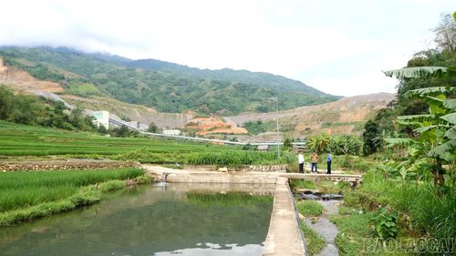 Thiếu nước sạch sinh hoạt là nỗi lo thường trực của người dân xã Hợp Thành.