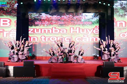 Tiết mục giải A được biểu diễn tại lễ bế mạc.