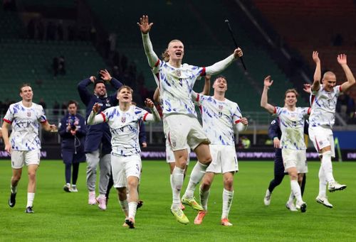  Erling Haaland ăn mừng cùng các đồng đội sau chiến thắng trước Italy (16/11), giúp Na Uy giành vé dự World Cup 2026. Ảnh: Reuters.