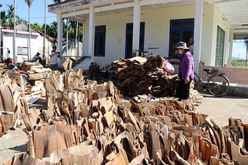 Mo cau từng bị bỏ đi nay trở thành nguồn nguyên liệu có giá trị ở Quảng Ngãi