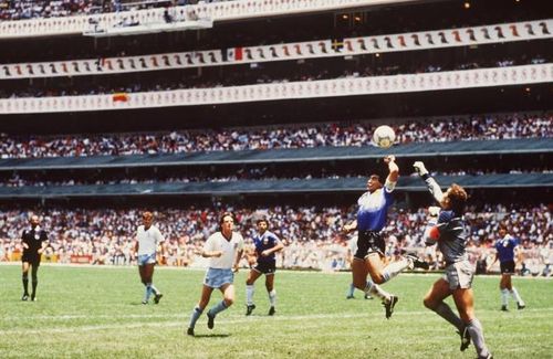 Bàn thắng “Bàn tay của Chúa” của Diego Maradona.