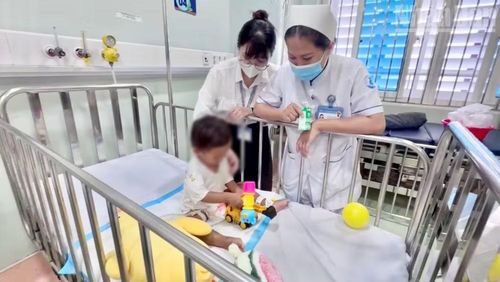 Bé K. được chăm sóc tại Bệnh viện Nhi đồng 1.