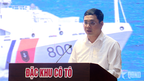 Đồng chí Nguyễn Danh Hà, Chủ tịch UBND đặc khu Cô Tô (Quảng Ninh) báo cáo kết quả thực hiện nhiệm vụ phát triển kinh tế - xã hội năm 2025 và quý I-2026.