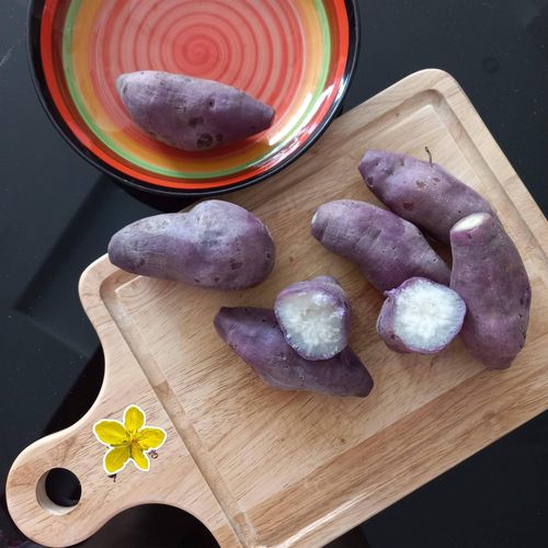 Khoai lang luộc là món dễ làm, dễ ăn, phù hợp với người muốn giảm cân. Ảnh: Kim Ngoan