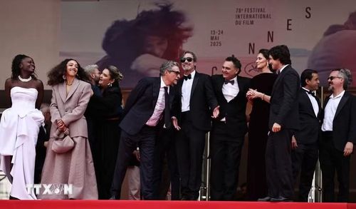 Đoàn làm phim "The Secret Agent" tại Liên hoan phim Cannes 2025. (Ảnh: THX/TTXVN)