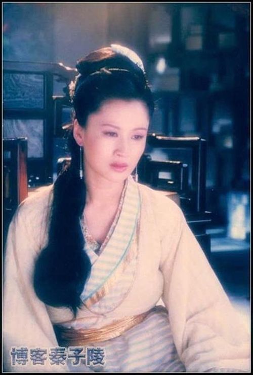 Đao Bạch Phượng mang nỗi đau của người vợ phải chứng kiến chồng mình hết lần này đến lần khác vướng vào tình ái.