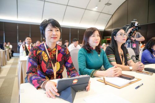Các đại biểu tham dự Trung tâm thảo luận số 1