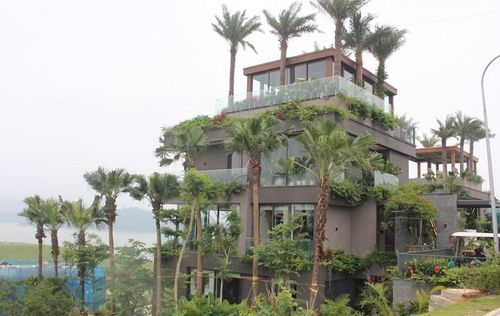 Một trong những ngôi nhà đang được xây dựng trong dự án Flamingo Maison 108 Hồ Núi Cốc. Ảnh: Chu Khôi.