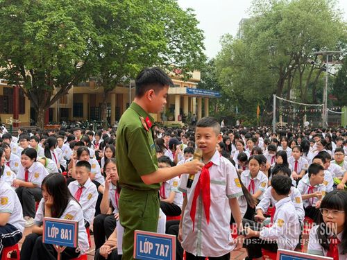 Đội viên tham gia giao lưu tại buổi lễ