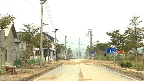 Các khu tái định cư cho người dân bị ảnh hưởng bởi thiên tai được đầu tư đầy đủ hệ thống hạ tầng, phục vụ cuộc sống của người dân.