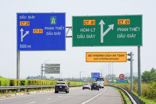 Du lịch biển thuận lợi hơn nhờ tuyến cao tốc Bắc - Nam giúp rút ngắn thời gian di chuyển