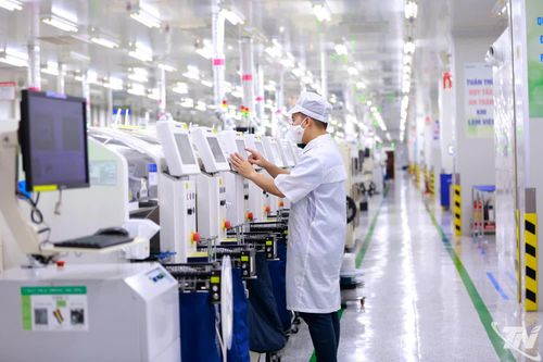 Hoạt động sản xuất của các doanh nghiệp lớn trong lĩnh vực điện tử, đặc biệt là khu vực FDI, duy trì ổn định, góp phần giữ nhịp tăng trưởng công nghiệp, xuất khẩu và thu ngân sách trên địa bàn tỉnh.