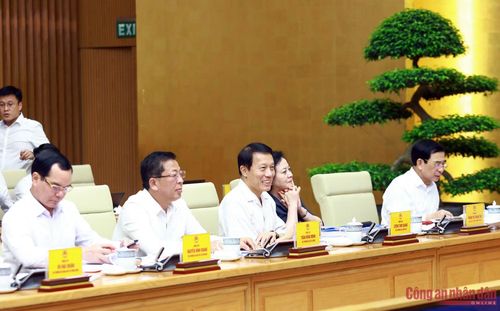 Tham dự phiên họp, về phía Bộ Công an có Đại tướng Lương Tam Quang, Ủy viên Bộ Chính trị, Bộ trưởng, Phó Trưởng Ban chỉ đạo; Thứ trưởng Nguyễn Văn Long cùng đại diện lãnh đạo các đơn vị chức năng.
