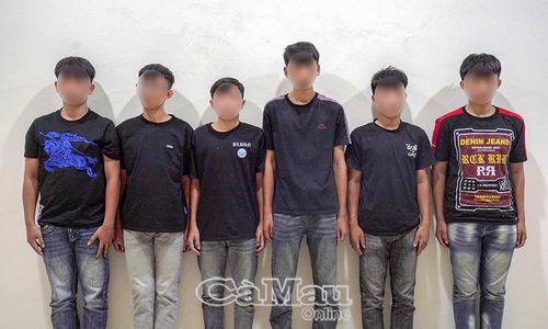 Một số đối tượng có liên quan trong vụ án tại cơ quan Công an.