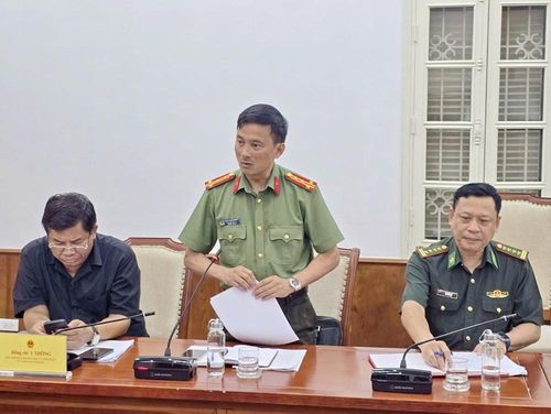 Đại diện Quân đội và Công an phát biểu đóng góp ý kiến