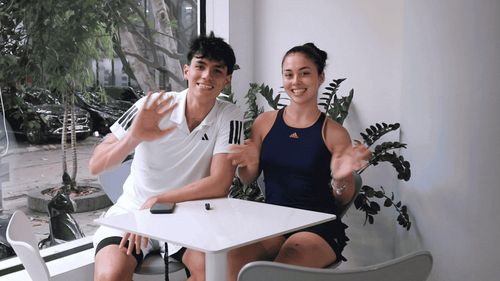 Anh Việt Mỹ (bên trái) tham gia buổi ghi hình. (Ảnh: Gia Bảo)