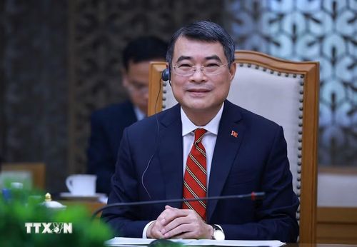 Thủ tướng Lê Minh Hưng phát biểu tại buổi tiếp ông Hà Vĩ, Đại sứ Trung Quốc tại Việt Nam. (Ảnh: Dương Giang/TTXVN)