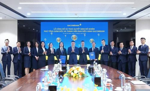 HĐQT và Ban điều hành Sacombank chúc mừng 3 lãnh đạo mới được bổ nhiệm
