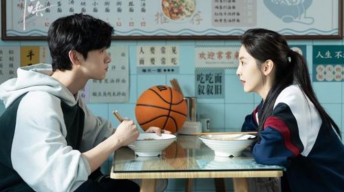 Được xem là phần ngoại truyện có liên kết với Vụng Trộm Không Thể Giấu, bộ phim nhanh chóng thu hút sự quan tâm nhờ nhân vật Tang Diên vốn đã được yêu thích từ trước. Cuộc gặp lại giữa anh và Ôn Dĩ Phàm mở ra mối quan hệ vừa ngại ngùng vừa dịu dàng của hai người trưởng thành từng bỏ lỡ nhau trong quá khứ. Tác phẩm nổi bật bởi cảm giác chữa lành, những chi tiết đời thường tinh tế và hình tượng nam chính luôn âm thầm bảo vệ người mình yêu.