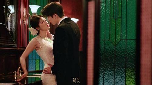 Dự án dân quốc với sự tham gia của Trương Lăng Hách và Vương Sở Nhiên được chú ý nhờ nguyên tác của Phỉ Ngã Tư Tồn - cây bút nổi tiếng với những câu chuyện ngược tâm. Bộ phim xoay quanh những lựa chọn định mệnh và bi kịch tình yêu giữa thời cuộc biến động, hứa hẹn lấy nước mắt khán giả.