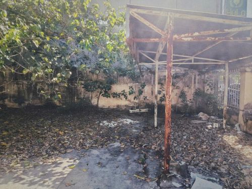 Trao đổi với PV về hướng xử lý, ông Cao Đình Trung - Phó Chủ tịch UBND phường Nam Nha Trang - cho biết, từ khi sáp nhập, phòng khám không phải do phường Nam Nha Trang quản lý mà thuộc Trung tâm Y tế TP Nha Trang cũ. Đến ngày 1/4/2026, cơ sở mới được bàn giao về phường Nam Nha Trang.