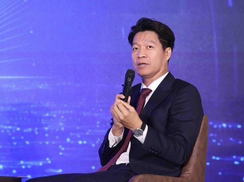 Ông Ngô Quang Phúc, Tổng giám đốc Công ty CP Địa ốc Phú Đông chia sẻ tại hội thảo.