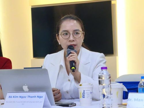 Bà Kim Ngọc Thanh Nga, Phó Giám đốc Trung tâm Đổi mới sáng tạo Quốc gia (NIC) chia sẻ tại buổi công bố thông tin.