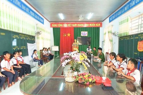 Việc cấp căn cước công dân, tài khoản định danh cho trẻ em có ý nghĩa lâu dài trong xây dựng nền tảng công dân số