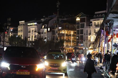 Sự phát triển nhanh của các chuỗi khách sạn, khu lưu trú đang tạo động lực cho kinh tế đêm, song các hoạt động đi kèm vẫn còn rời rạc, thiếu tính kết nối